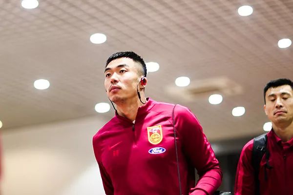 国足身材被讽像白斩鸡,赵旭日:不是所有运动员