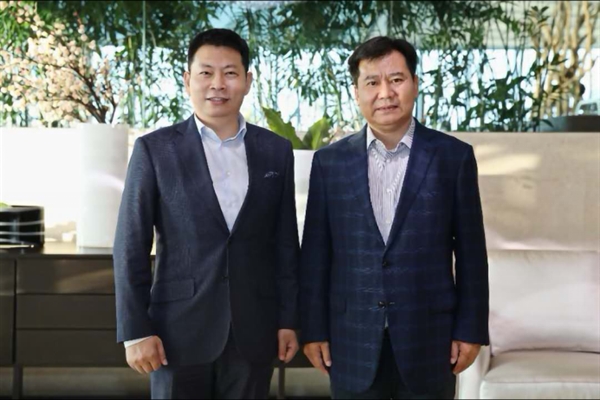 拿下全球第二之后余承东再会苏宁张近东！