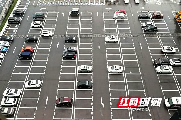 去长沙交警大楼办事可预约车位 智慧停车场全