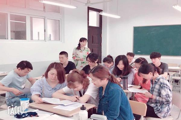 浦东新区开放大学浦东南校:追美,做最好的自己