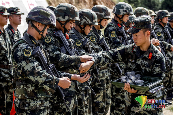 直击武警某部嵩山脚下"枪王争霸"
