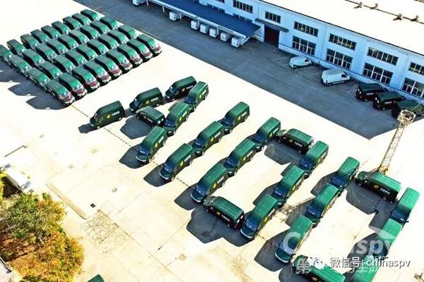 百台东风御风A100邮政车交付中国邮政
