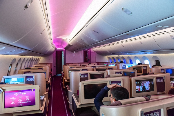 吉祥航空波音787首航成都:共订购了10架,三年