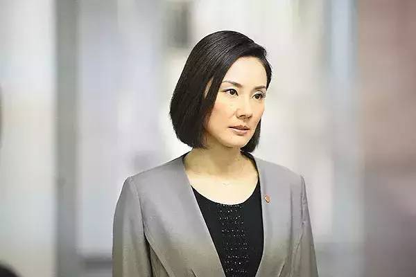 到出演《直美与添奈子》时,更将这栽强势发挥到极致。