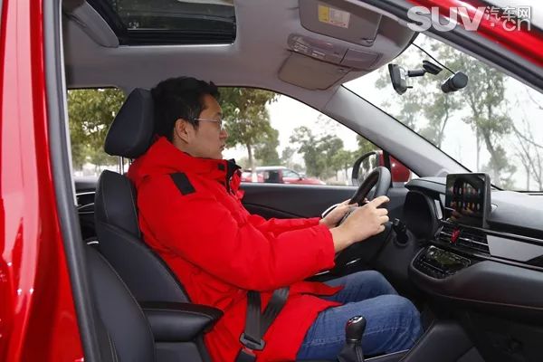 江淮瑞风S4 时尚惊艳 开启都市新生活