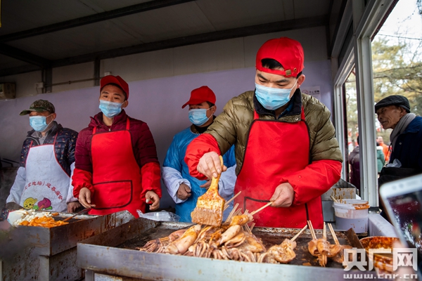 【新春走基层】2019北京地坛庙会红红火火 文