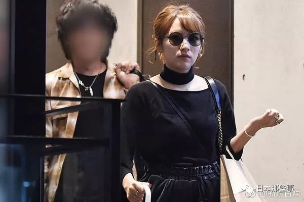 前AKB48成员篠田麻里子宣布结婚 获好友祝福