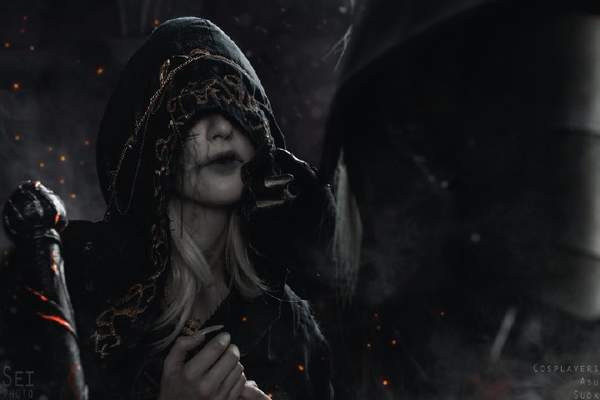 《黑暗之魂3》洛里安、洛斯里克Cos 亲密互动基情满满 《黑暗之魂3》洛里安、洛斯里克Cos 亲密互动基情满满