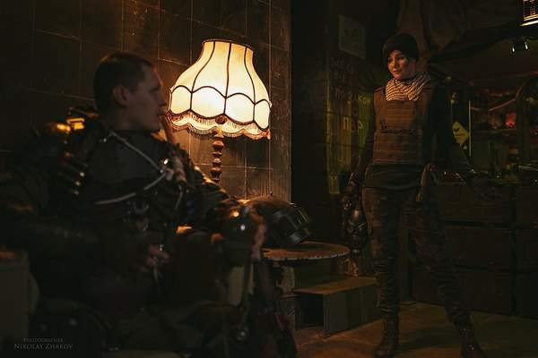 《地铁:离去》阿尔乔姆夫妻Cosplay 甜蜜互动狂撒狗粮