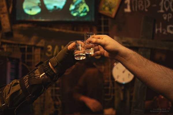 《地铁:离去》阿尔乔姆夫妻Cosplay 甜蜜互动狂撒狗粮