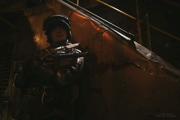 《地铁:离去》阿尔乔姆夫妻Cosplay 甜蜜互动狂撒狗粮