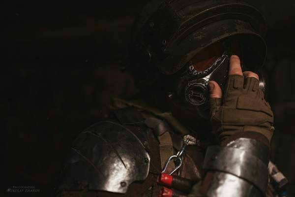 《地铁:离去》阿尔乔姆夫妻Cosplay 甜蜜互动狂撒狗粮