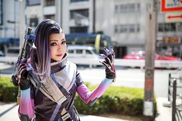 岛国小姐姐COS《守望先锋》黑影 造型还原,酷似邓紫棋