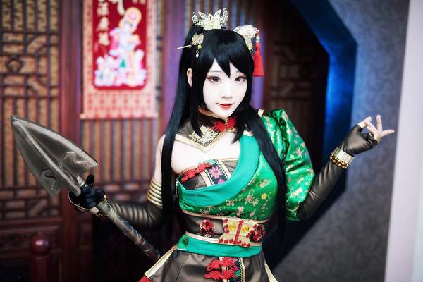 韩国美女Cos《真三国无双8》关银屏 娇俏可爱活力十足