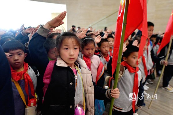 缅怀革命先烈丰功伟绩 接受爱国主义教育