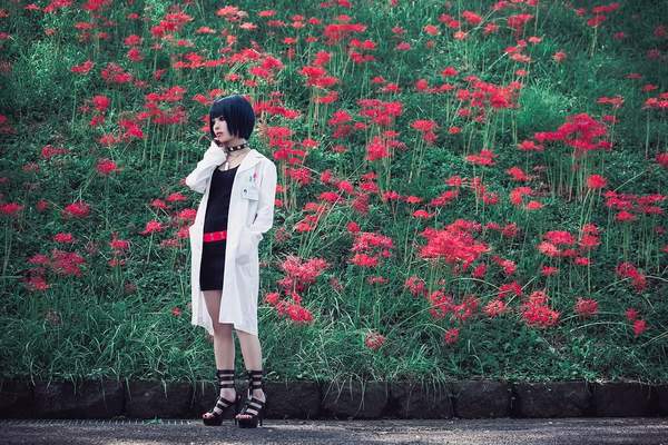 妹纸Cos《女神异闻录5》医生武见妙 修长美腿不输本尊