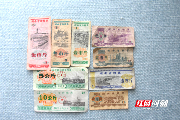 上世纪70年代时,所有食材都是计划供应,采购皆要凭票
