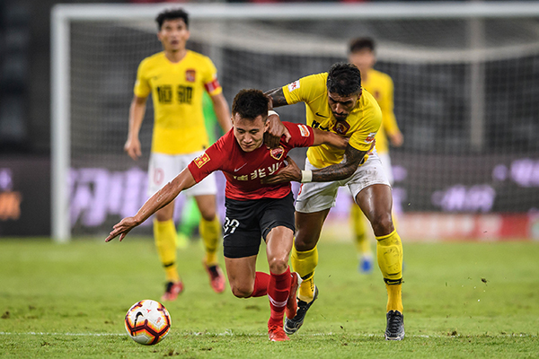 2019年中超联赛第26轮,广州恒大3-2击败深圳。