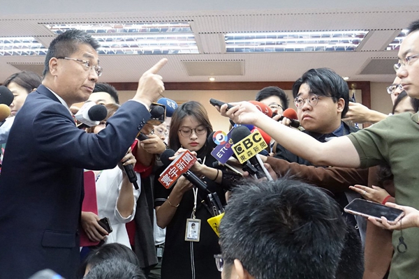 凯发k8.com备用网址 央票二度“出海”受追捧 并非为了打击人民币空头