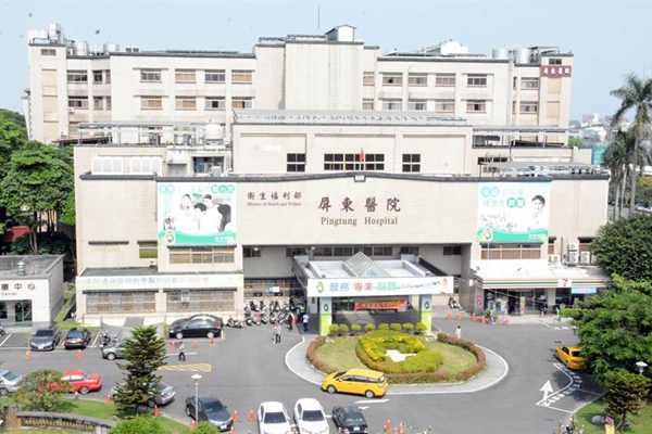 苏贞昌建议屏东医院整栋拆除重建，被质疑政策买票。（图片来源：台湾“中时电子报”）