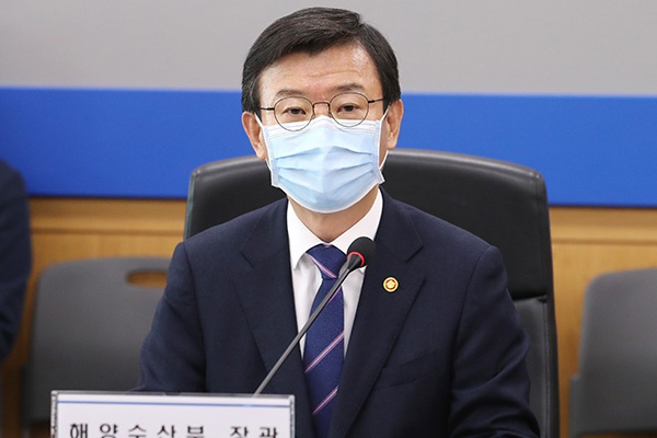 韩国海洋水产部长官文成赫(韩联社)