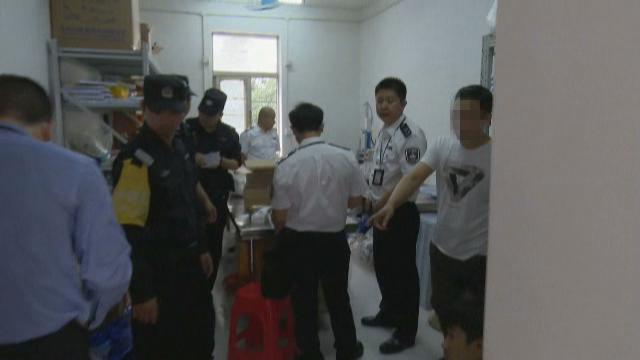 网购化妆品靠谱吗?深圳警方查获大批假冒名牌