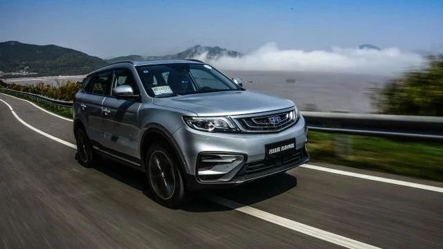 车威斗兽场 | 起亚智跑 vs 吉利博越 90后奶爸到底该选谁