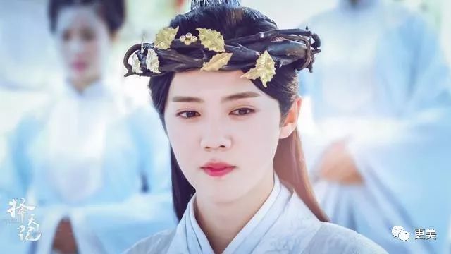 鹿晗蔡徐坤被嘲娘 少年脸肌肉身的他才是女生