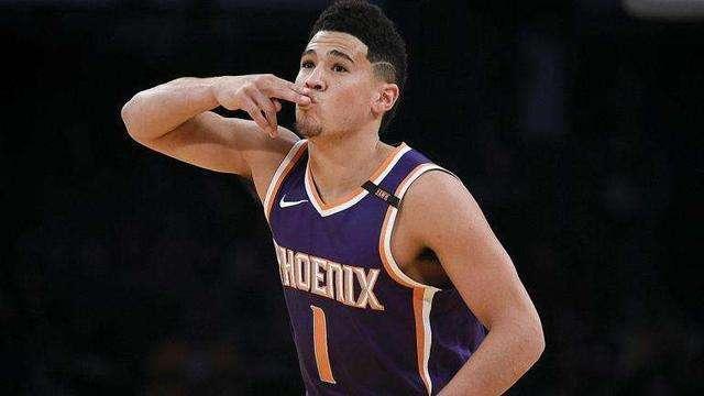 nba球员布克的发型,nba球员布克的发型是什么