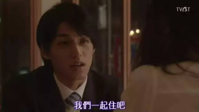 甚至因为极具压迫力的施暴场面,得到江湖称号手撕鸡。