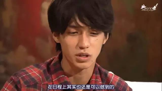 到2011年底,山P 决定solo,他也退出了NEWS,专注关8。
