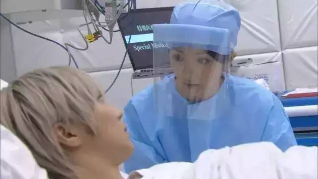 从组合解散走到影后 历尽大风大浪她依然像个少女