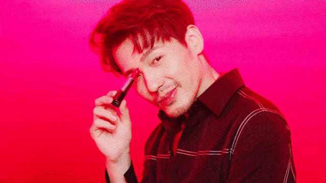 太酷了“美宝莲”不卖彩妆？卖麻将？那套口红麻将好看到抢不到！