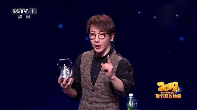 假扮医生就为了一顿饭? 每日轻松一刻3月10日周末版