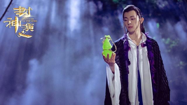 《封神演义》两大美男:邓伦演的子虚妖媚，孙傲演的仙鹤童子很仙
