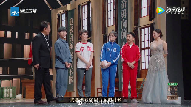 杨迪爆料李宇春演盲人小技巧在后台秘密练习超努力