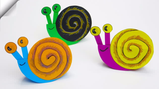 教你手工制作很简单的不倒翁小蜗牛,暑假在家无聊时就拿出来玩吧!