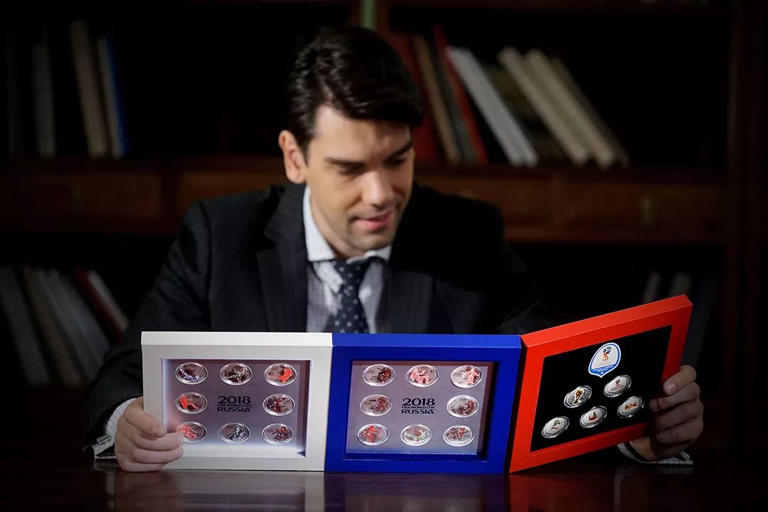 向经典致敬,一次集藏FIFA世界杯32强 !