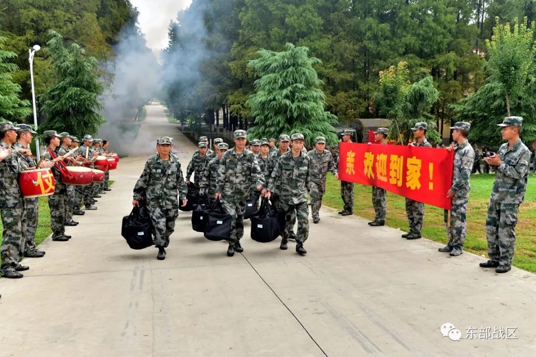 @“临汾旅”老兵，“土飞机在开动，土飞机在开动……”一起唱-手机新浪网