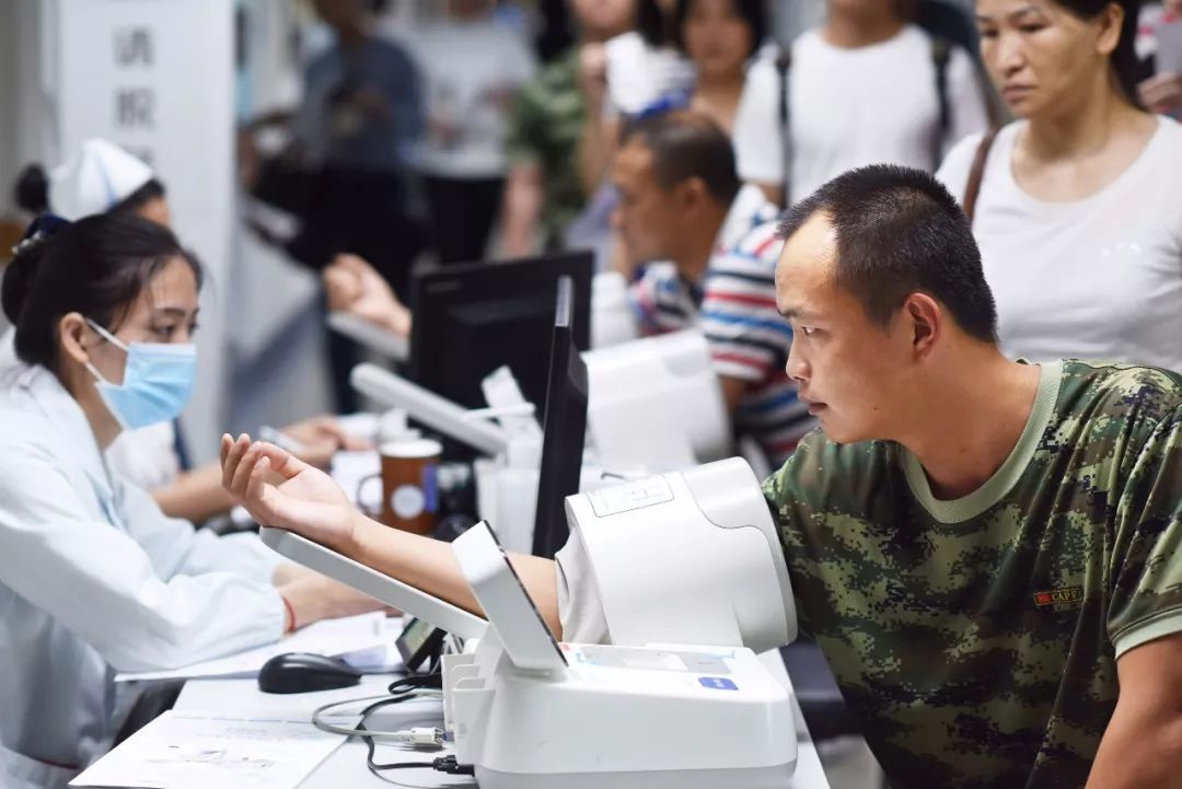 暖心 | 深圳军人到三甲医院体检,家属、新兵也免