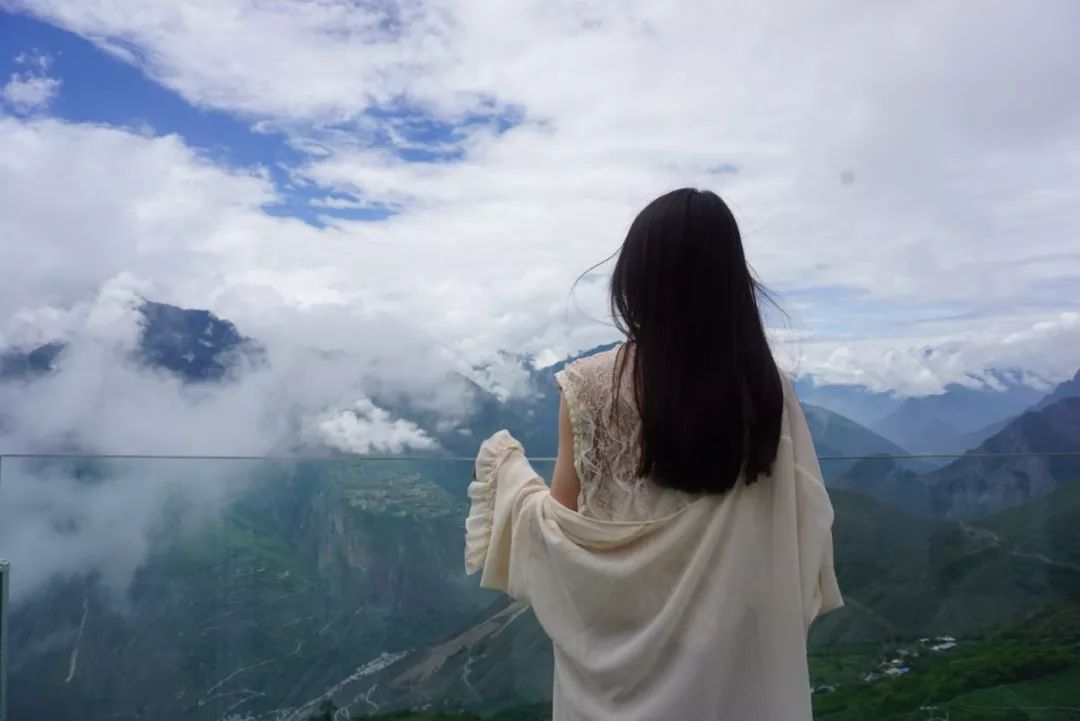 怎么拍才能让女朋友的照片在朋友圈点赞10W