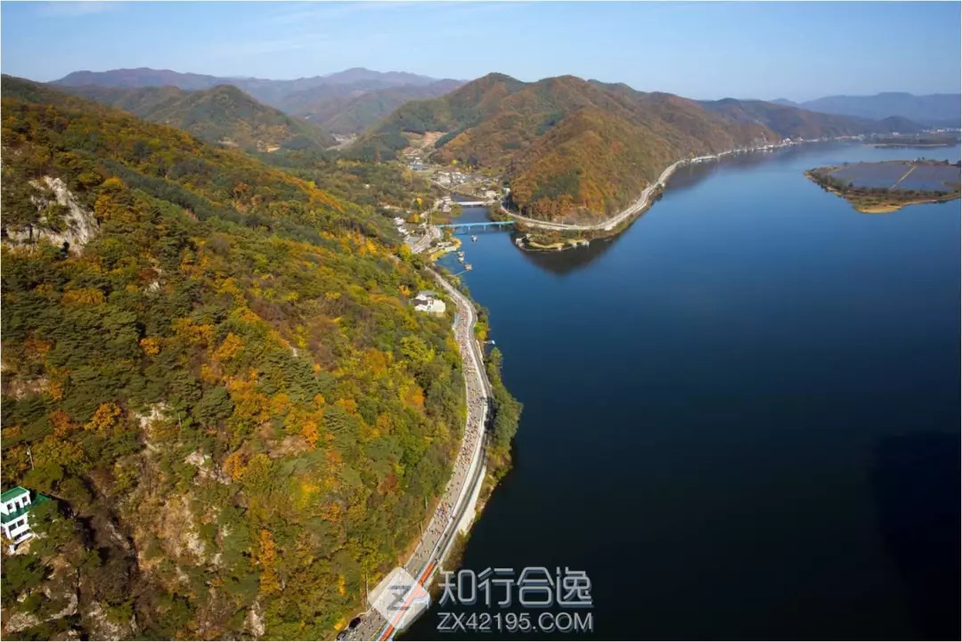 韩国｜距离首尔仅1小时车程！秋天去思密达国跑马赏枫叶
