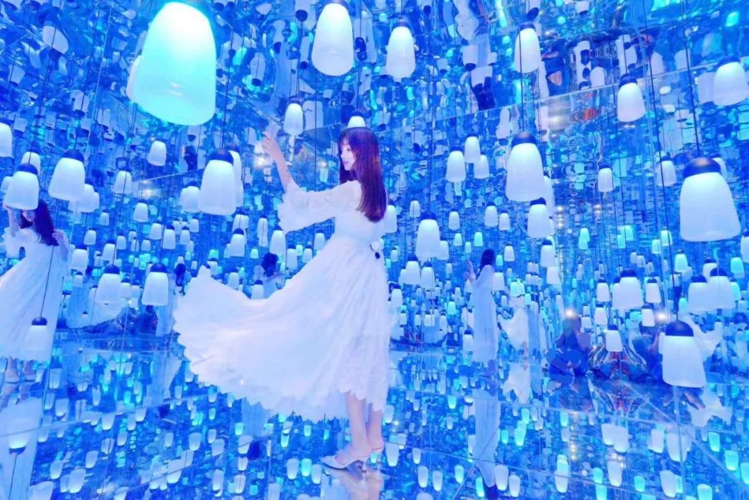 深圳新宠!2大1小=¥68,抢5D星空光影错觉艺术馆,浪漫到爆!