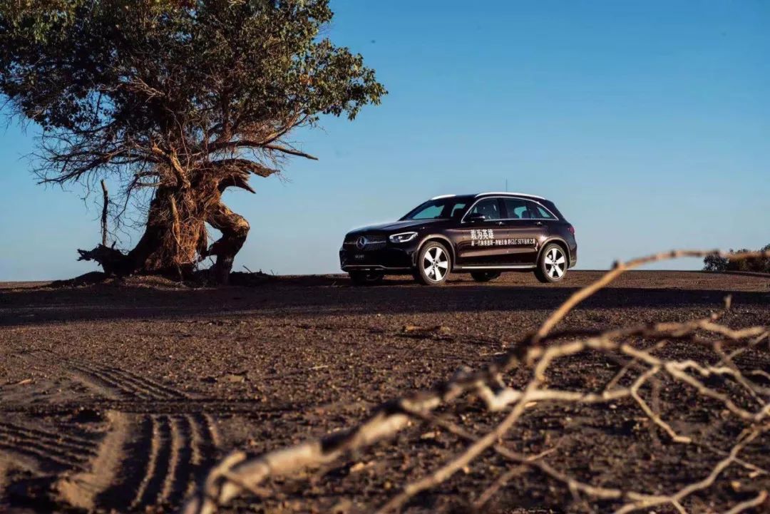 领军之将,实不辱命丨试驾新一代梅赛德斯-奔驰GLC L