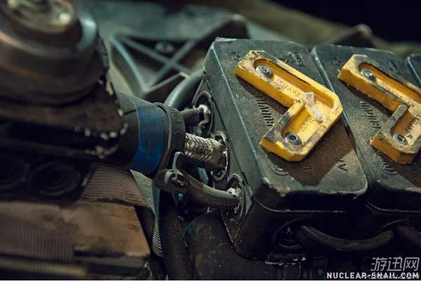 国外小哥Cos末世废土风格 残酷真实效果逼真