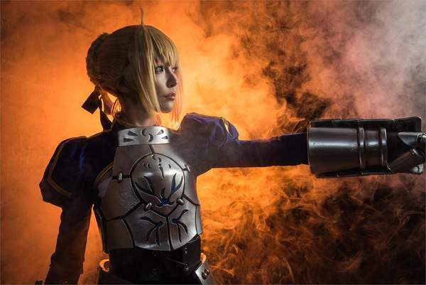 日本小哥COS《FATE》Saber 造型还原,特效堪比大片