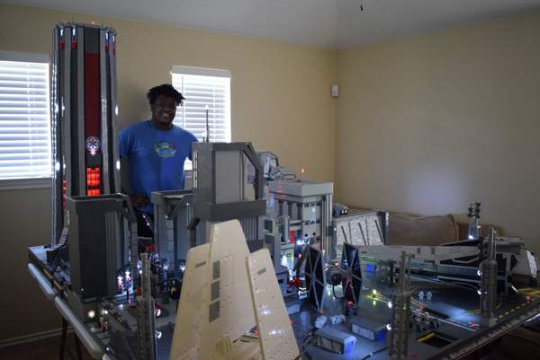 碉堡!国外大神用乐高还原了《星战:前线2》游戏场景