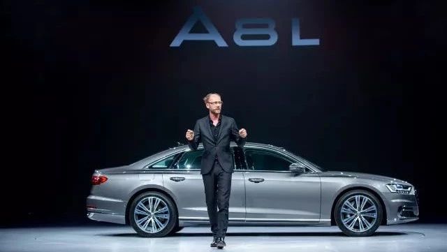 PK奔驰S级与宝马7系，最晚登场的全新奥迪A8L手里都有什么牌可以出？