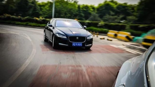 比宝马优雅、比奥迪更帅，30多万买它绝对不后悔！