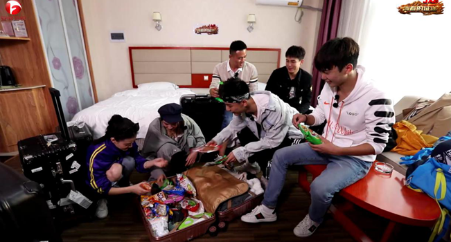 安徽卫视《青春的征途》点燃综艺新风尚